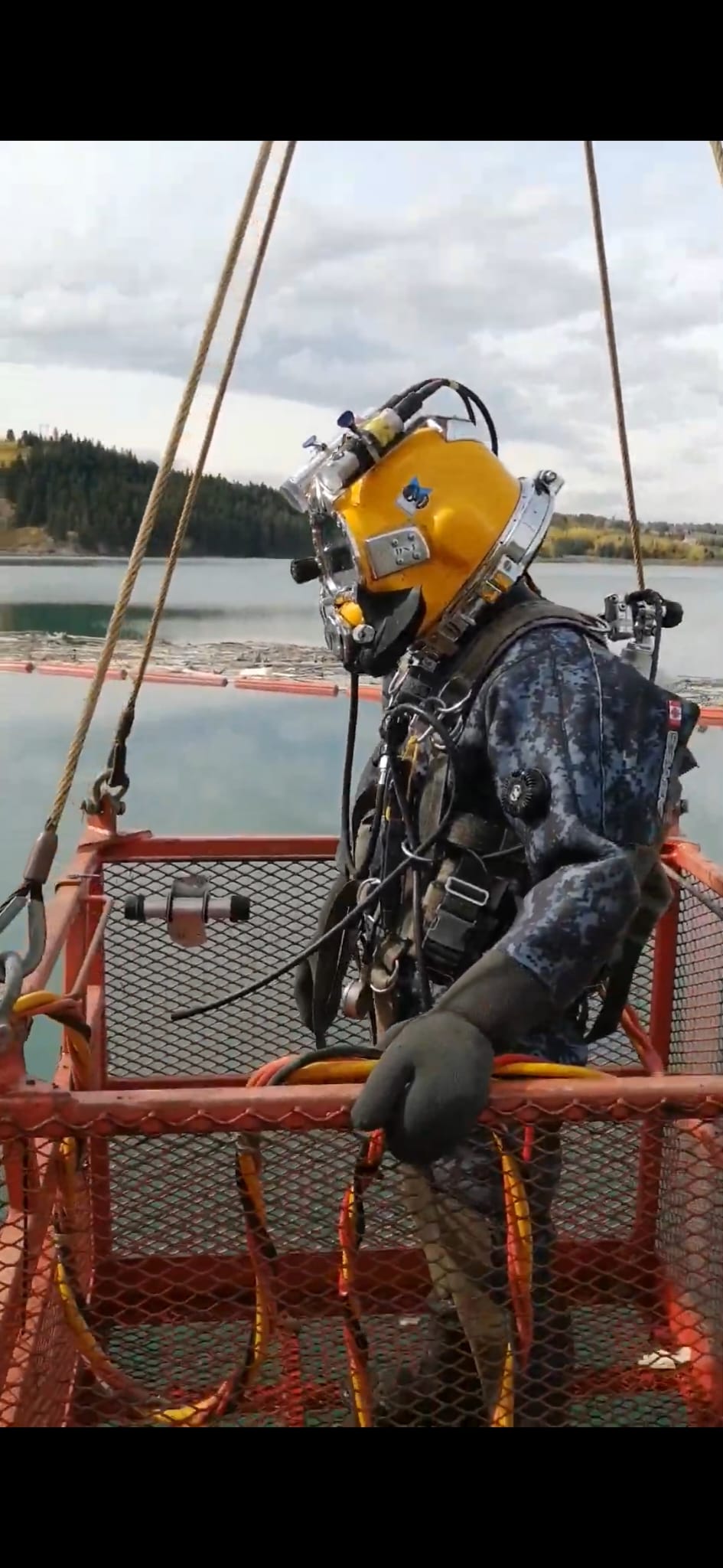 Dive platform operations